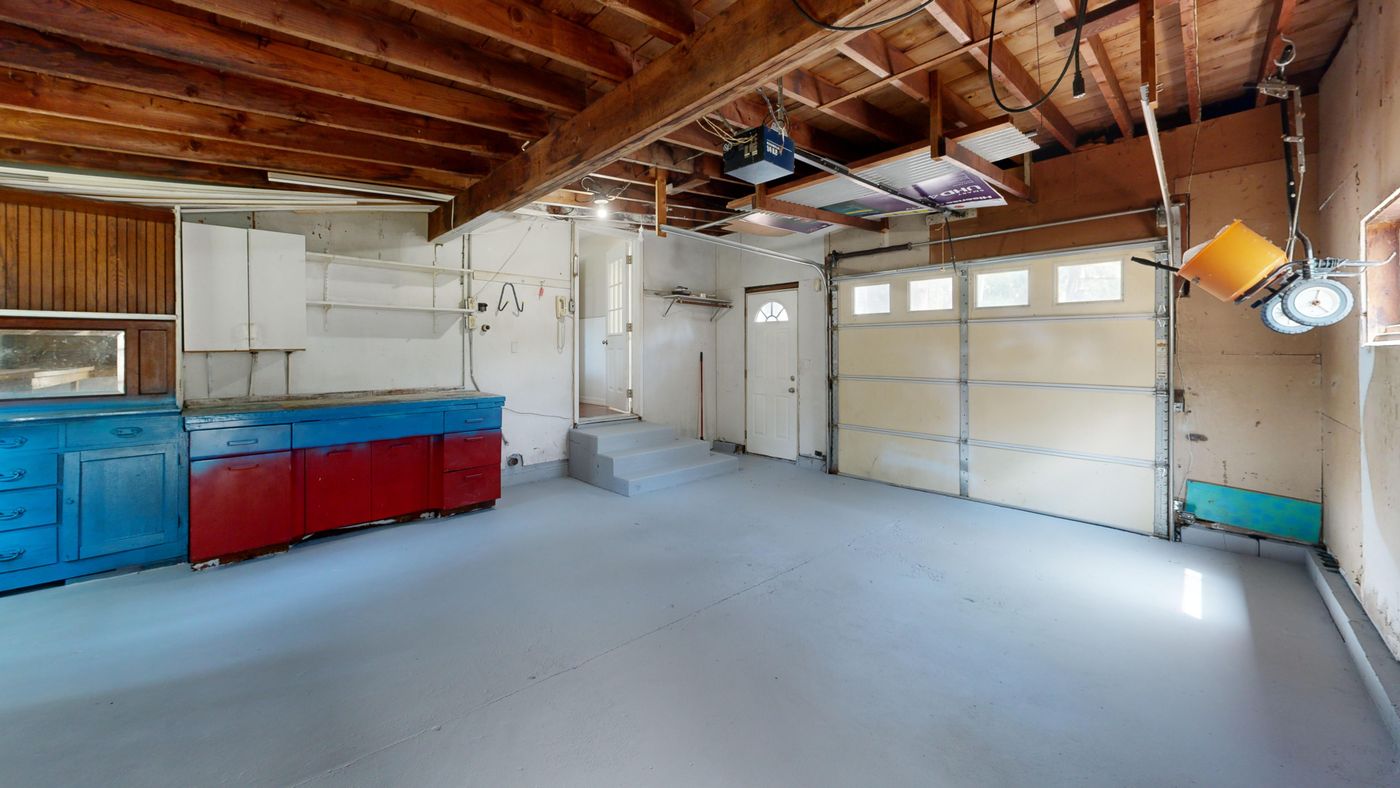 Cicero garage — epoxy floor
